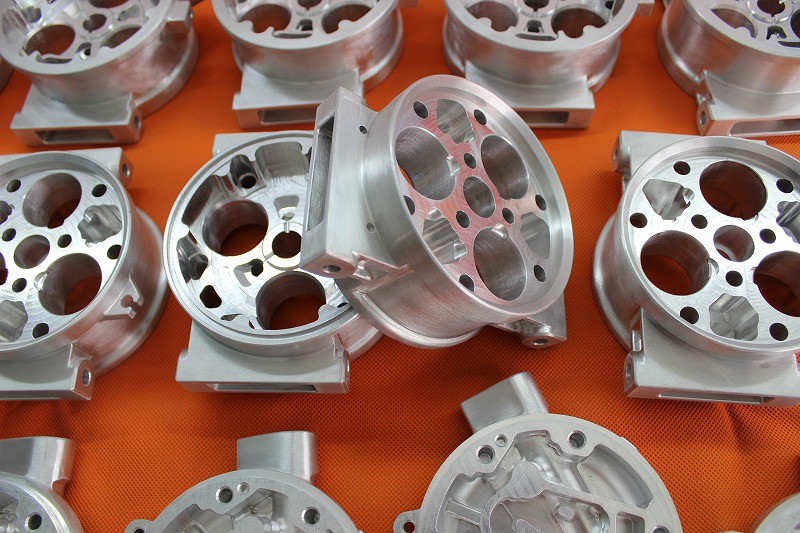 CNC加工中心為什么會撞刀？如何預(yù)防撞刀？